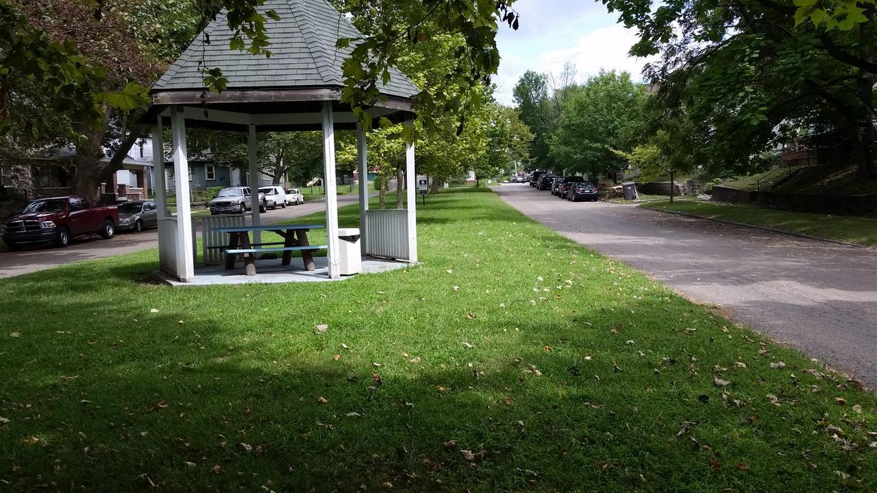 1551 Sturm Ave Lägenhet Indianapolis Exteriör bild